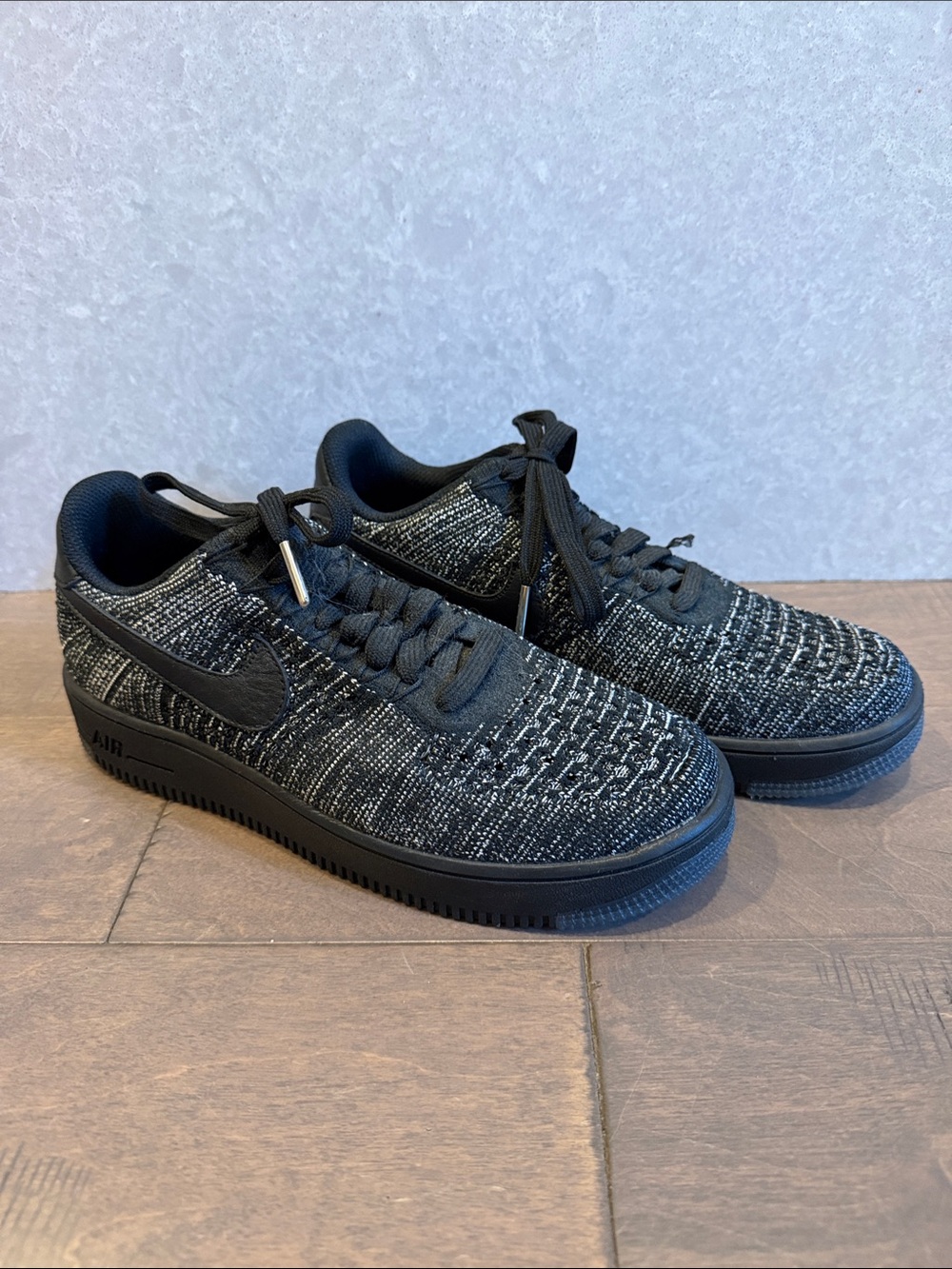 Nike Flyknit Low Top Sneakers - Black and White